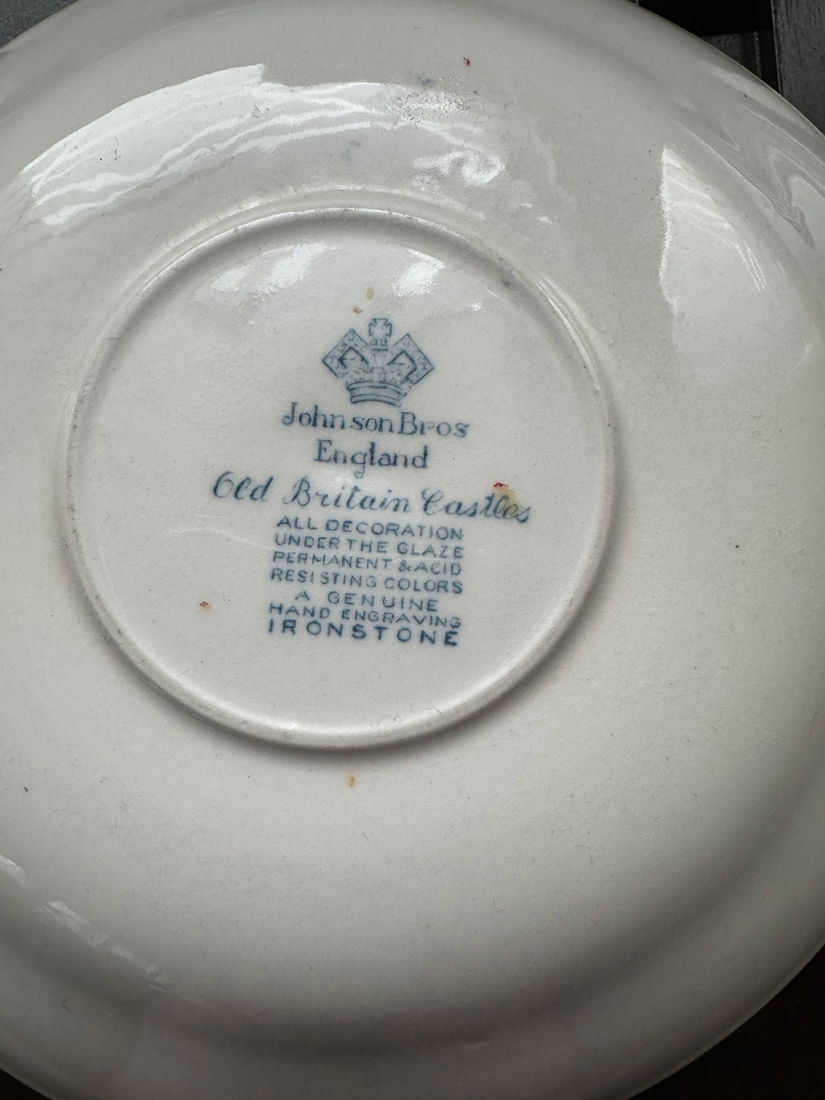 STADFFORDSHIRE ENGLISH PORCELAINE HANDENGRAVED