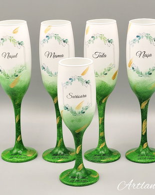 Pahare personalizate pentru botez cu tematica verde