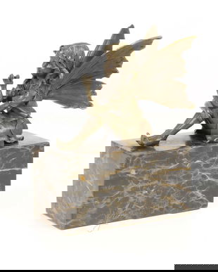 Zana cu fluture-statueta din bronz pe soclu din marmura