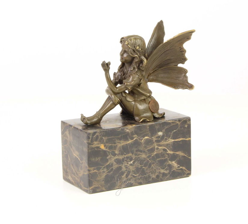 Zana cu fluture-statueta din bronz pe soclu din marmura