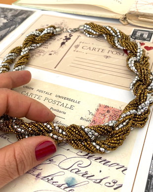 Colier impletit cu margele aurii si argintii・Colier elegant in nuante aurii si argintii・Colier handmade