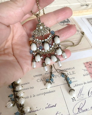 Set delicat cu perle si cristale・Colier si bratara・Colier cu margele・Cristale albastre
