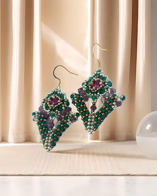 Cercei eleganti in nuante de verde