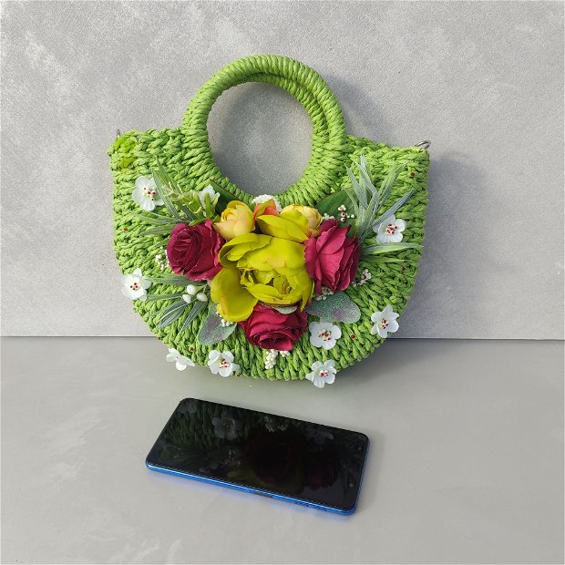 Geanta verde impletita, decorata cu flori, 24 x 8 x 15 cm
