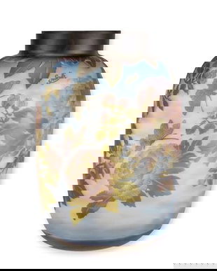 Trandafiri- vaza din sticla cameo