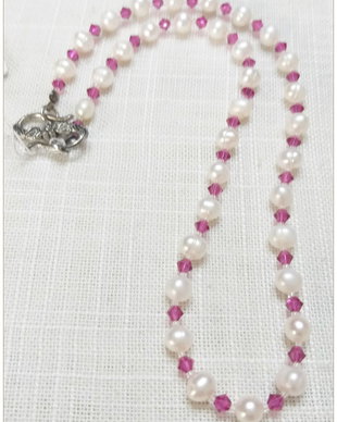 COLIER- PERLE ALBE DE CULTURA SI CRISTALE BICONICE SWAROVSKI
