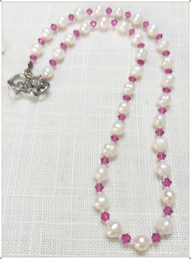 COLIER- PERLE ALBE DE CULTURA SI CRISTALE BICONICE SWAROVSKI