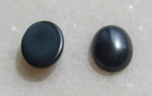 (2 bucati) Cabochon oval din hematit aprox 4x8x10 mm