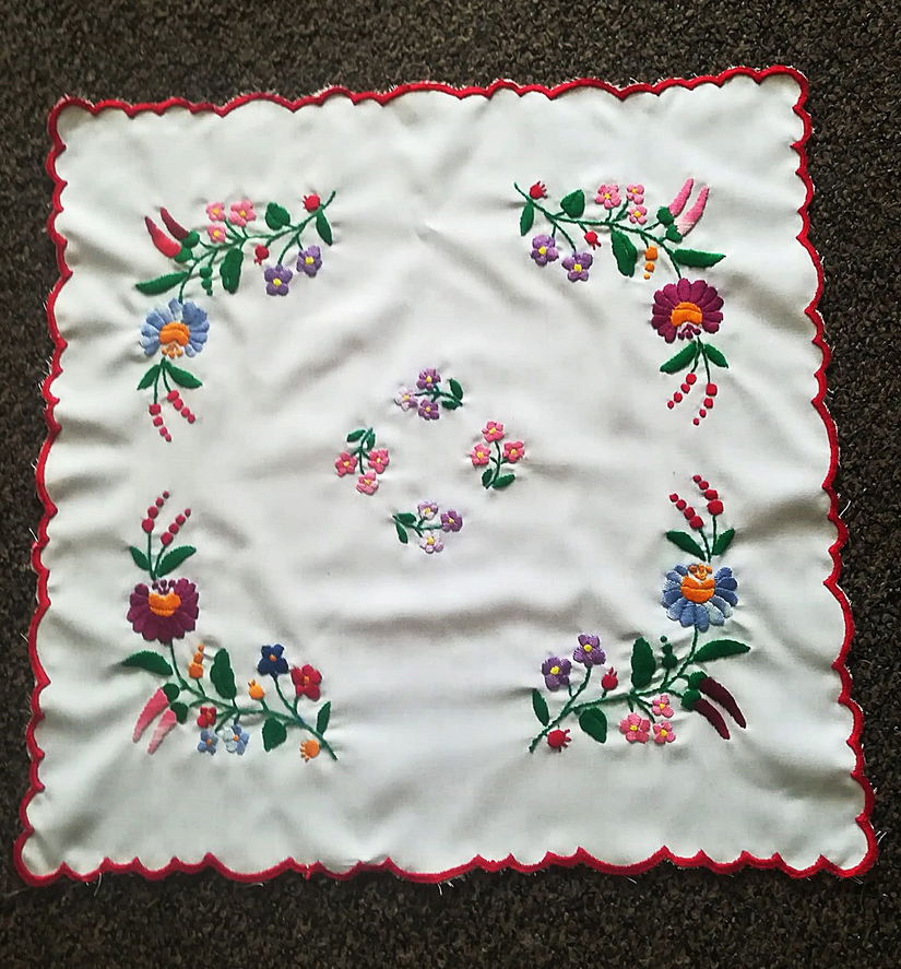 broderie florala pe panza , 45 cm