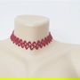 Choker rosu din dantela frivolite, choker dantela rosie, colier rosu  la baza gatului, choker dantela suveicuta