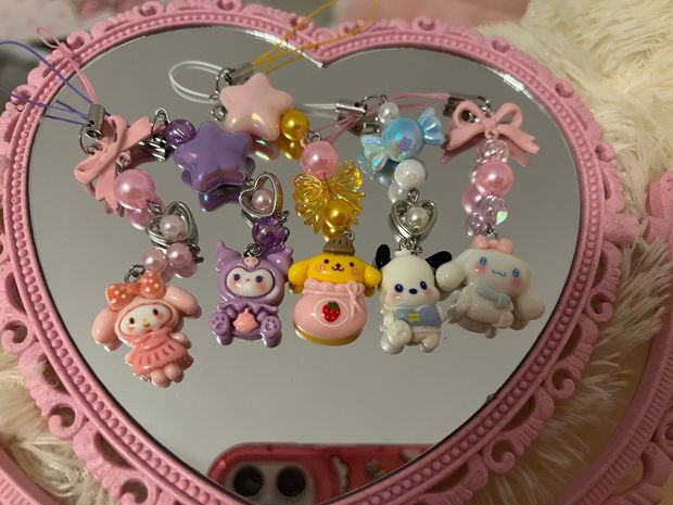 Cinnamoroll phone chain