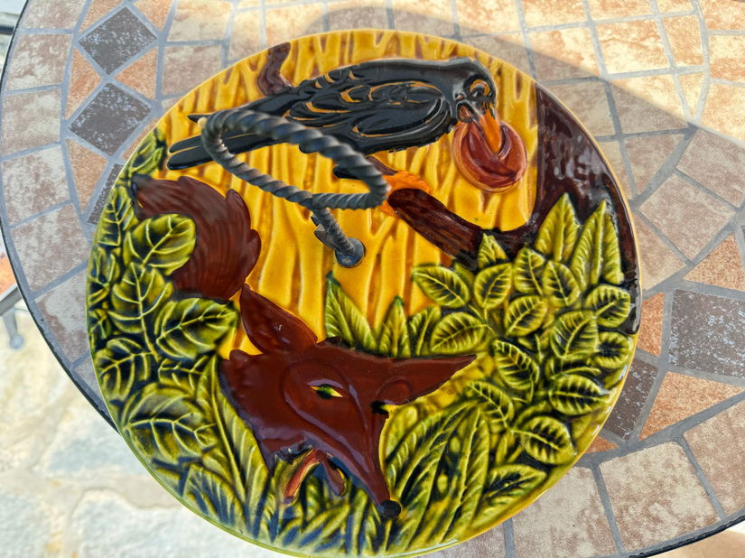 CAPAC DEOSEBIT ILUSTRAȚIE LA FONTAINE MAJOLICA