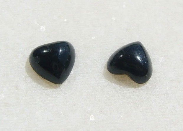 (2 bucati) Cabochon inimioara din onix aprox 3x7.5x8 mm