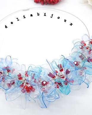 Colier statement handmade unicat - PET-uri (plastic) reciclate - flori (cod1034)