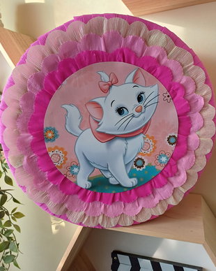 Pinata piniata pisicuta Marie