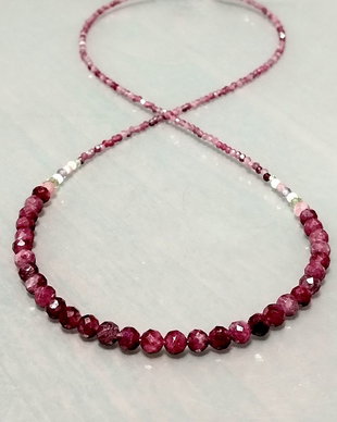 Rubelit (turmalina rosie)