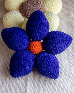 Perna decorativa - floare cu 5 petale
