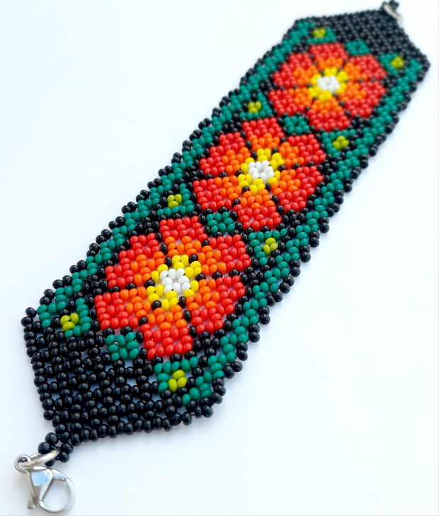 Bratara huichol model cu flori