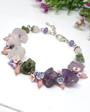 Bratara ametist,peridot si cuart brut ,coral somon cu floricele colorate /placat argint