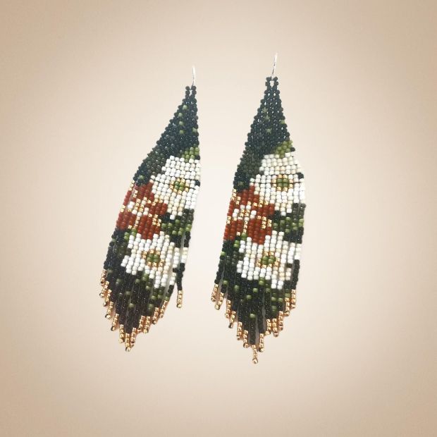 Cercei eleganti cu flori