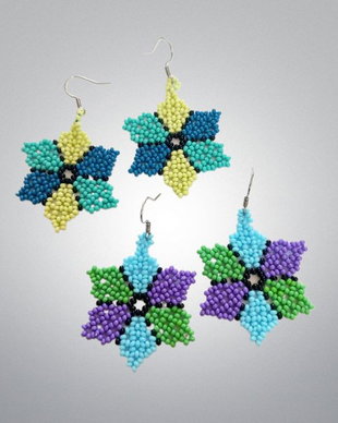 Cercei floare huichol