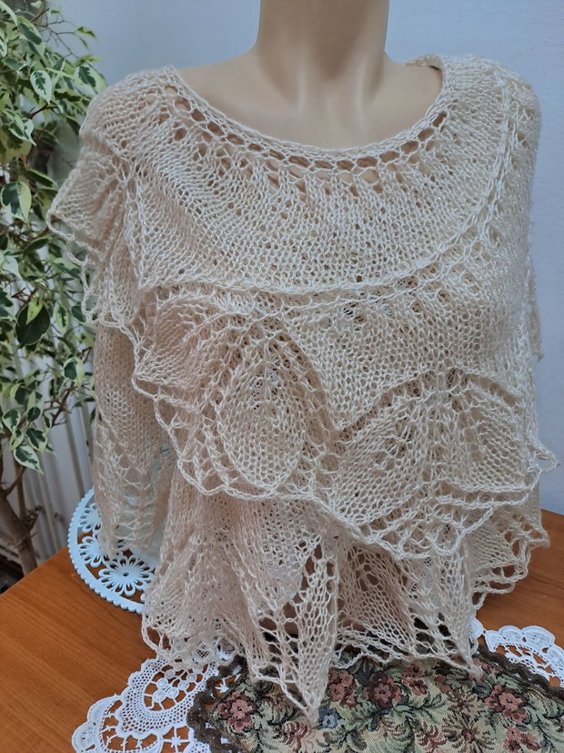 Șal,,Begonia bej cu lurex