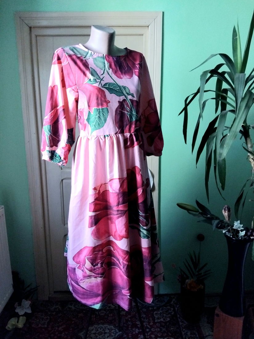 Rochie print floral 3D, spectaculos