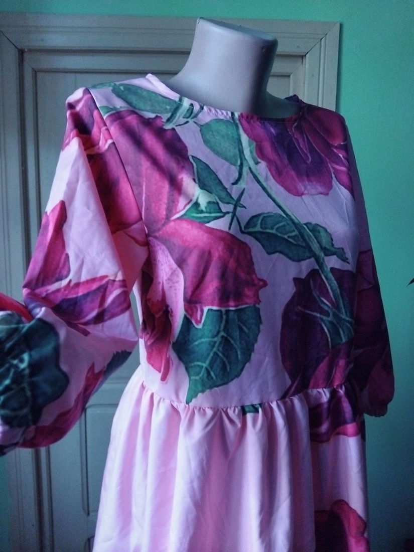 Rochie print floral 3D, spectaculos