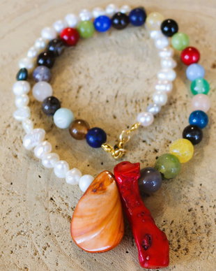 Colier handmade cu un mix de pietre semipretioase si perle de cultura