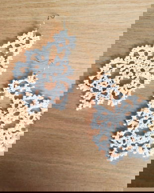 Cercei albi din dantela frivolite, cercei lucrati cu suveicuta, bijuterii dantela tatting