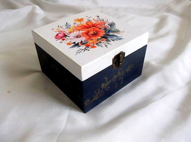 Cutie din lemn cu flori 46421