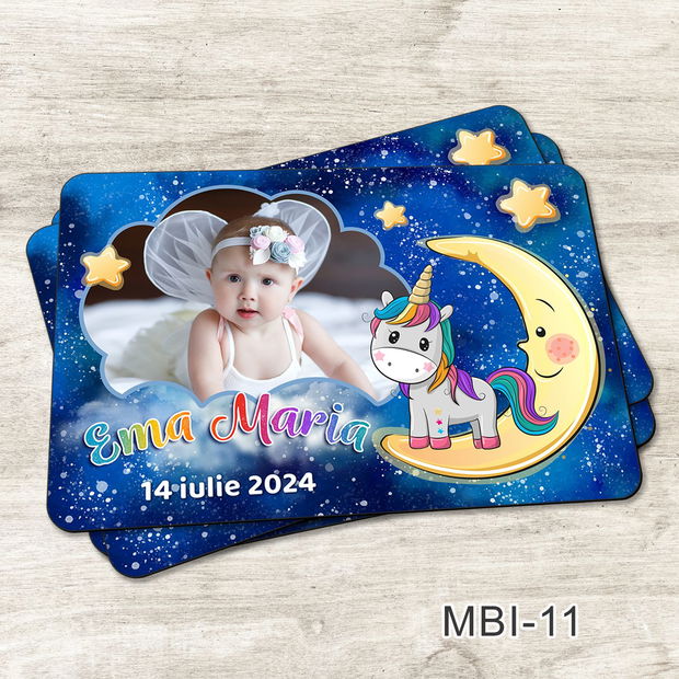 Marturii ieftine botez - Magneti personalizati pentru fetite cu Unicorn pe luna