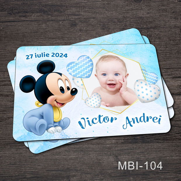 Marturii ieftine botez - Magneti personalizati pentru baieti cu Mickey Mouse si inimi