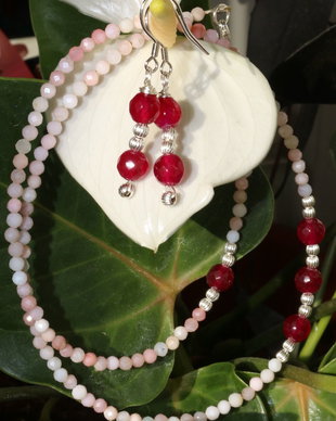 Set handmade colier si cercei din opal roz,jad si elemente din argint