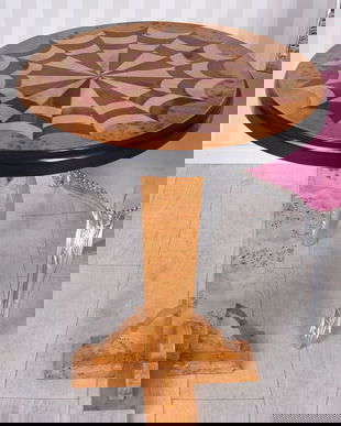 Masuta Art Deco din lemn masiv furniruit cu model