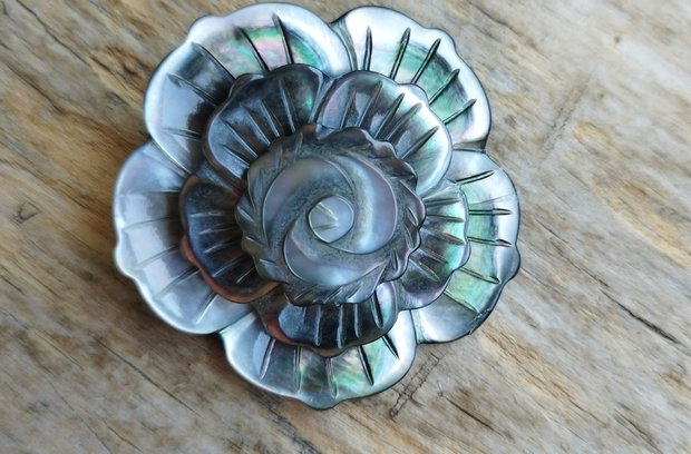 Pandantiv/brosa floare sidef, 48 mm