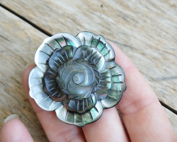 Pandantiv/brosa floare sidef, 48 mm