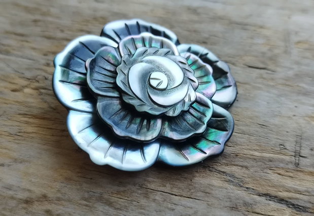 Pandantiv/brosa floare sidef, 48 mm