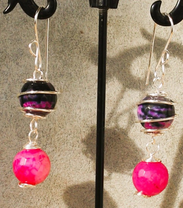 Cercei handmade din sarma si agate fatetate
