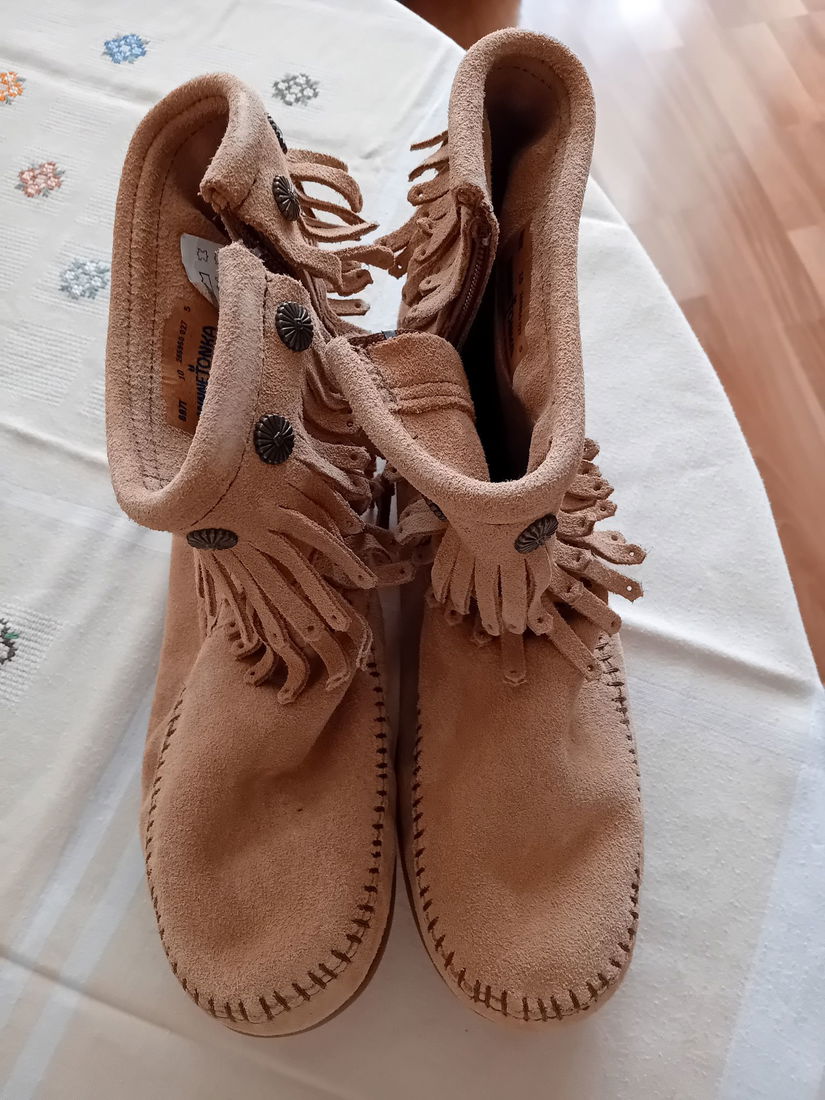 Ghetute de piele Minnetonka