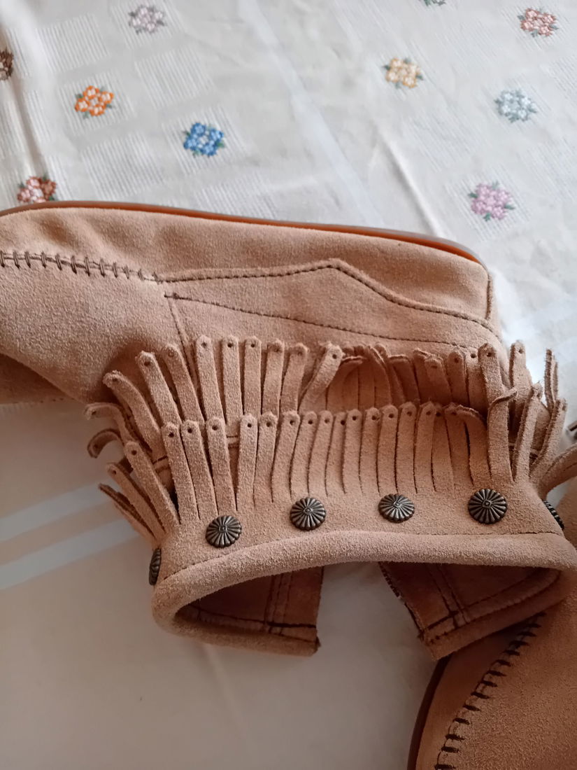 Ghetute de piele Minnetonka