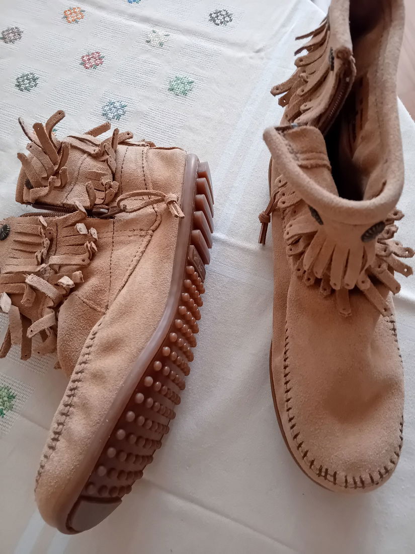 Ghetute de piele Minnetonka