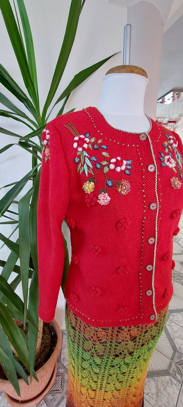 Jacheta Tirol rosie