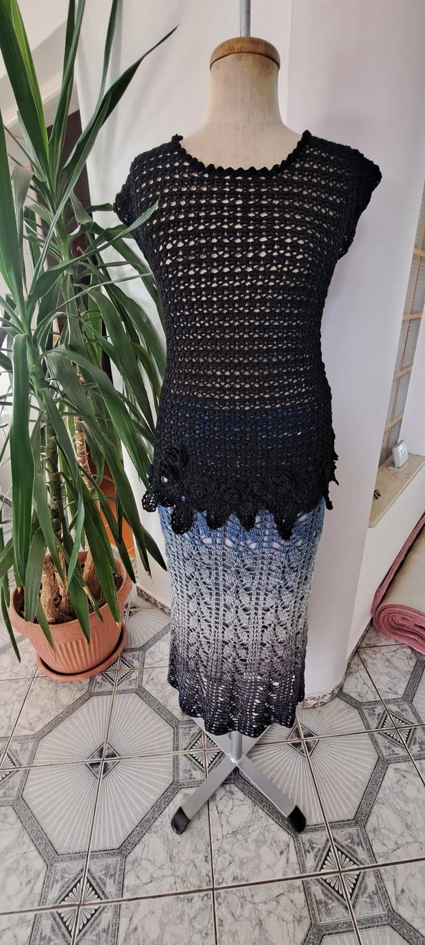 Bluza neagra croșetata manual