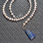 Colier argint perle naturale de cultura gri argintiu lapis lazului inchidere frontala argint clasic trendy - Transport gratuit