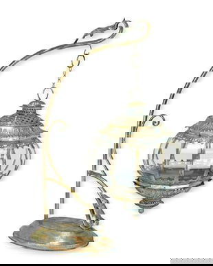 Felinar din metal argintiu cu suport