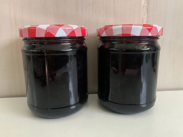 DULCEATA DE CIRESE NEGRE FARA ZAHAR