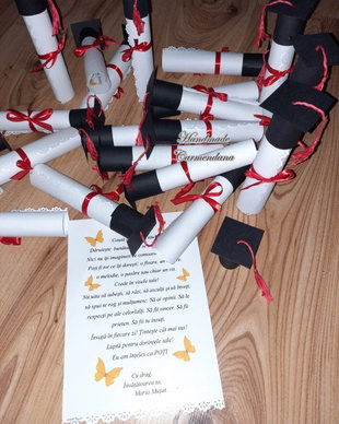 Scrisori / diplome / invitatii cu fluturi pentru  absolventi
