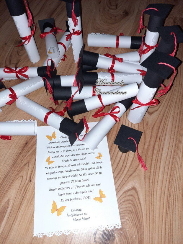 Scrisori / diplome / invitatii cu fluturi pentru  absolventi