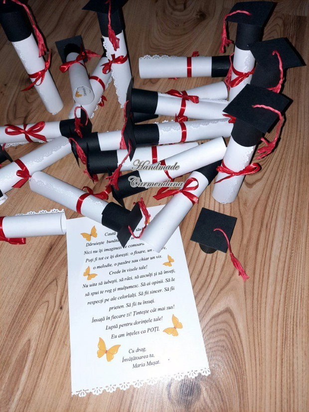 Scrisori / diplome / invitatii cu fluturi pentru  absolventi